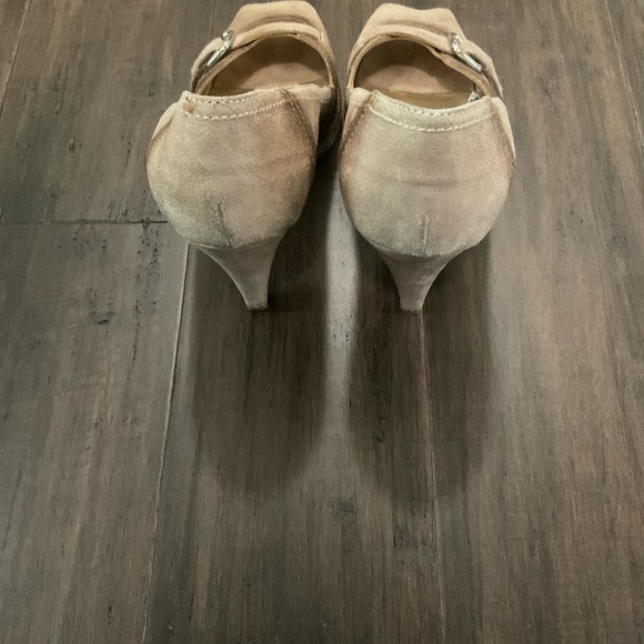 PRADA Made In Italy Beige Vintage Classic Deserto Suede Peep Toe Heels Size 39 - Picture 3 of 7